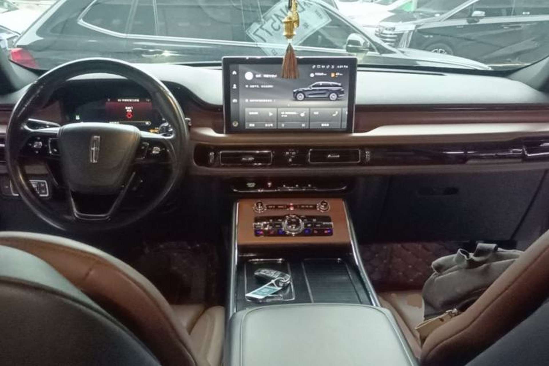 Used Lincoln Aviator 2020 3.0T V6 Four-Wheel Drive Zunya Edition Center Console