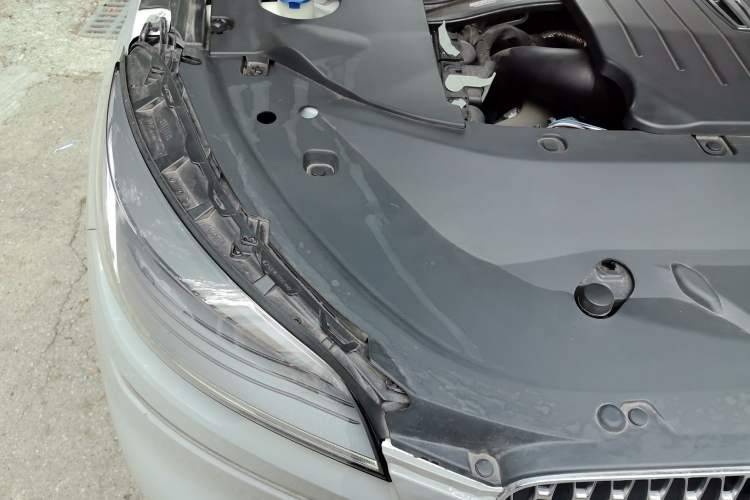 Used Lincoln Aviator 2020 3.0T V6 Four-Wheel Drive Premium Edition Engine Bay Right