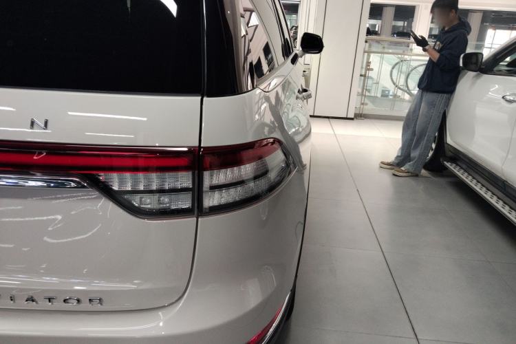 Used Lincoln Aviator 2020 3.0T V6 Four-Wheel Drive Premium Edition Exterior 3