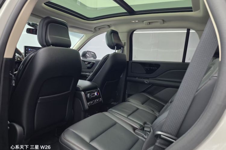 Used Lincoln Aviator 2020 3.0T V6 Four-Wheel Drive Premium Edition Interior 2