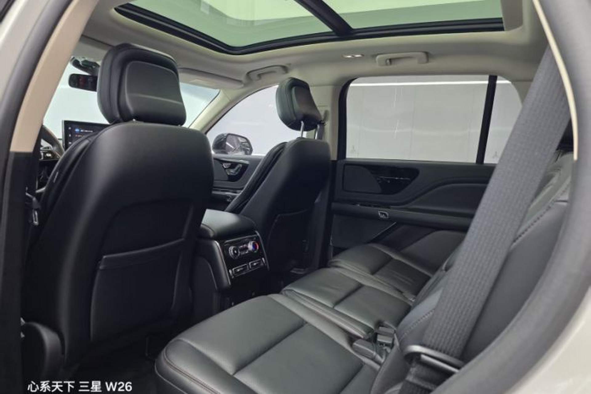 Used Lincoln Aviator 2020 3.0T V6 Four-Wheel Drive Premium Edition Interior 2
