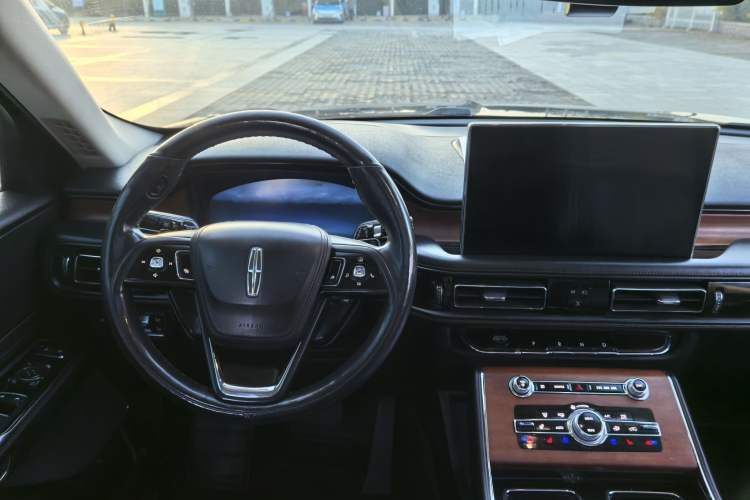 Used Lincoln Aviator 2020 3.0T V6 Four-Wheel Drive Premium Edition Interior 2