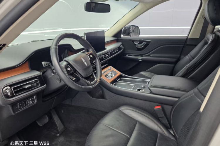 Used Lincoln Aviator 2020 3.0T V6 Four-Wheel Drive Premium Edition Interior 4