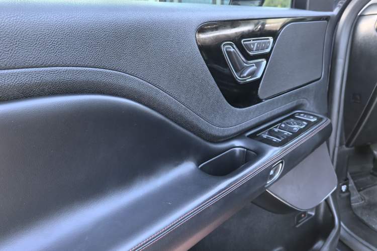 Used Lincoln Aviator 2020 3.0T V6 Four-Wheel Drive Premium Edition Interior 6
