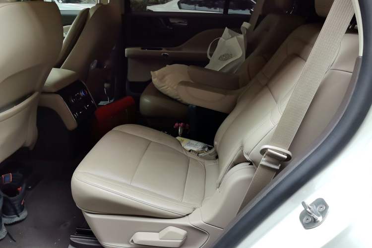 Used Lincoln Aviator 2020 3.0T V6 Four-Wheel Drive Premium Edition Left Rear Seat