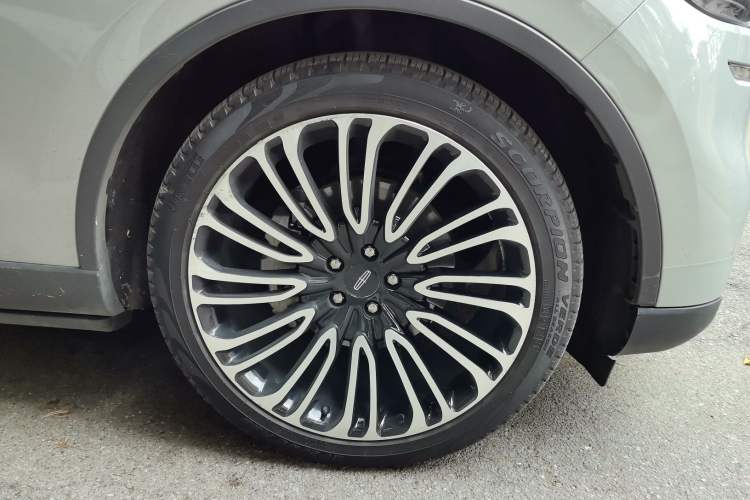Used Lincoln Aviator 2020 3.0T V6 Four-Wheel Drive Premium Edition Right Front Wheel Hub