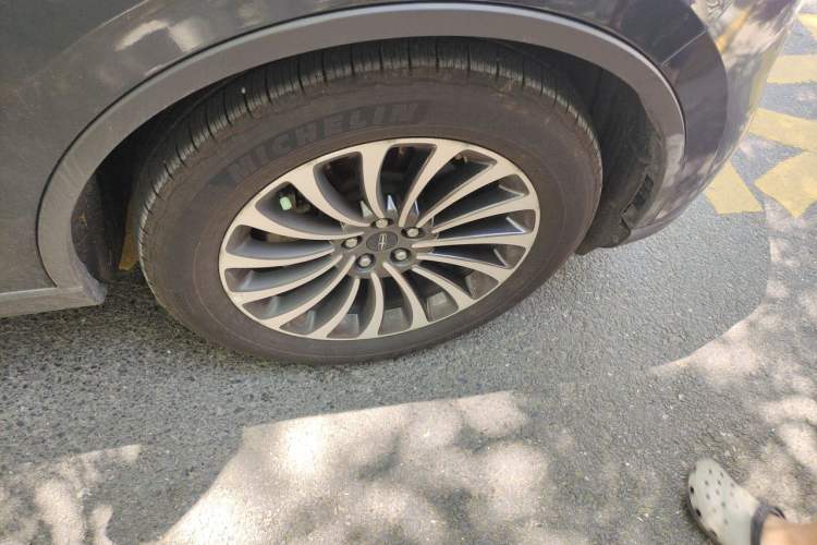 Used Lincoln Aviator 2020 3.0T V6 Four-Wheel Drive Zunya Edition Right Front Wheel Hub