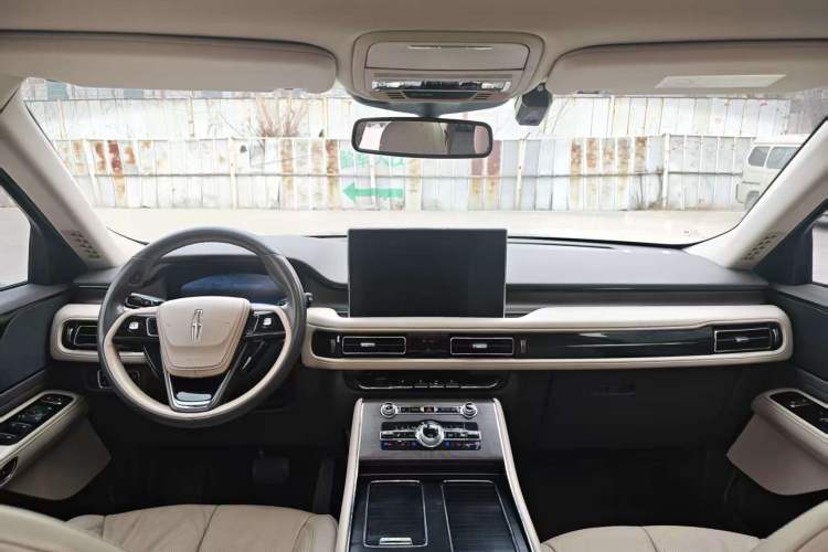 Used Lincoln Aviator 2020 3.0T V6 Four-Wheel Drive Premium Edition Trunk