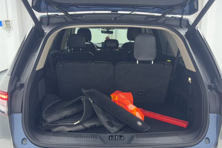 Used Lincoln Aviator 2020 3.0T V6 All-Wheel-Drive Premium Edition Trunk