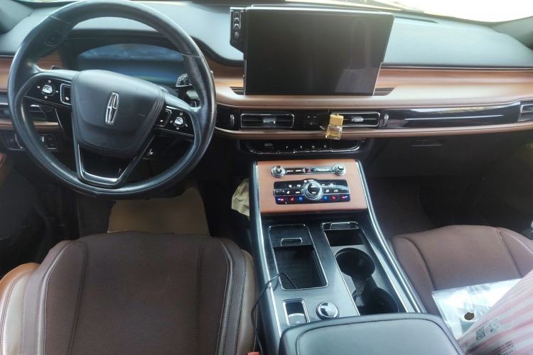 Used Lincoln Aviator 2020 3.0T V6 Four-Wheel Drive Zunya Edition Center Console