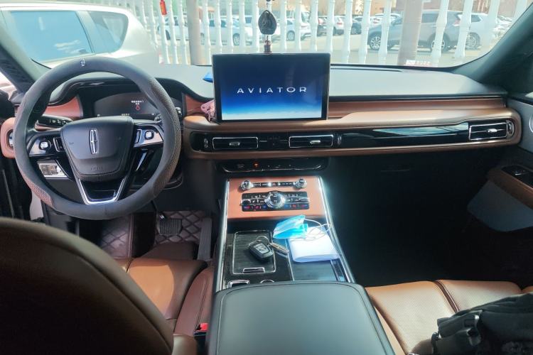 Used Lincoln Aviator 2020 3.0T V6 All-Wheel Drive Executive Version Center Console