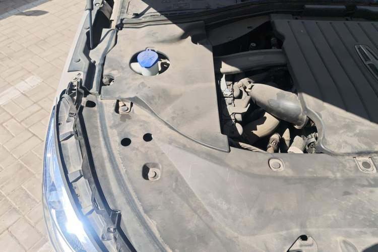 Used Lincoln Aviator 2020 3.0T V6 All-Wheel Drive Executive Version Engine Bay Right
