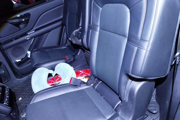 Used Lincoln Aviator 2020 3.0T V6 Four-Wheel Drive Premium Edition Left Rear Seat
