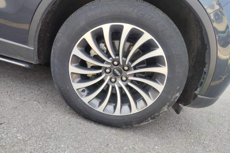 Used Lincoln Aviator 2020 3.0T V6 Four-Wheel Drive Zunya Edition Right Front Wheel Hub