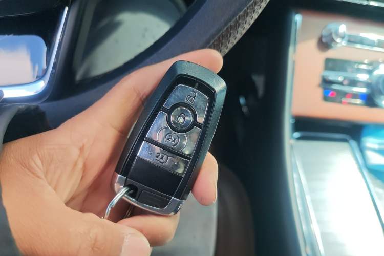 Used Lincoln Aviator 2020 3.0T V6 All-Wheel Drive Executive Version Vehicle Key