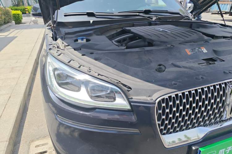 Used Lincoln Aviator 2020 3.0T V6 All-Wheel Drive Executive Version Engine Bay Right