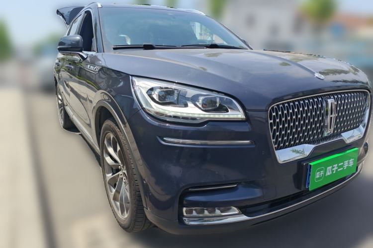 Used Lincoln Aviator 2020 3.0T V6 All-Wheel Drive Executive Version Front Right 45 Deg