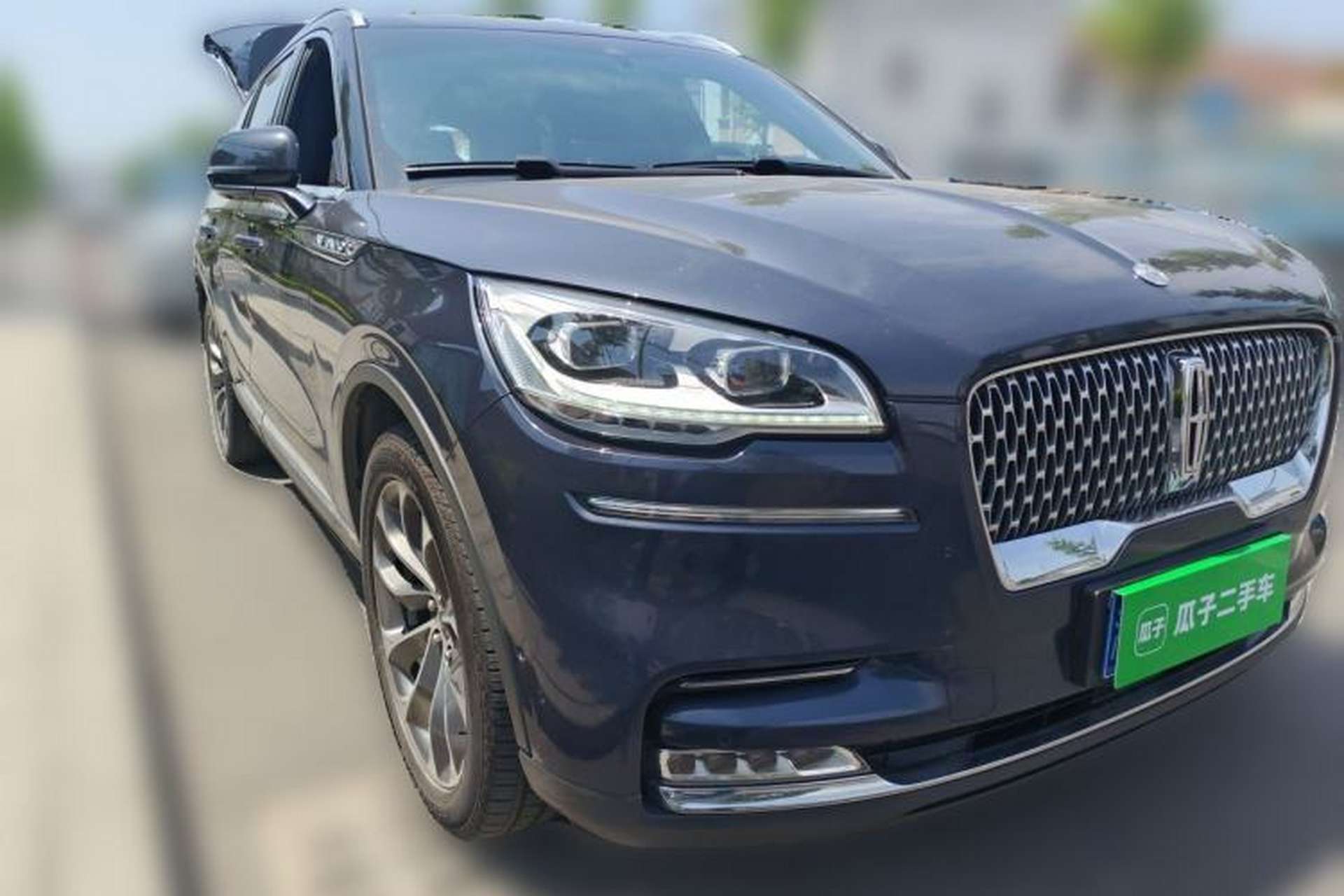 Used Lincoln Aviator 2020 3.0T V6 All-Wheel Drive Executive Version Front Right 45 Deg