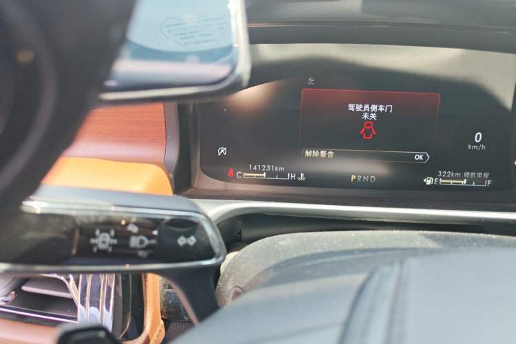 Used Lincoln Aviator 2020 3.0T V6 All-Wheel Drive Executive Version Odometer Close Up