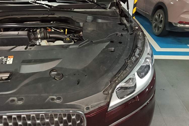 Used Lincoln Aviator 2020 3.0T V6 All-Wheel Drive Executive Version Engine Bay Left