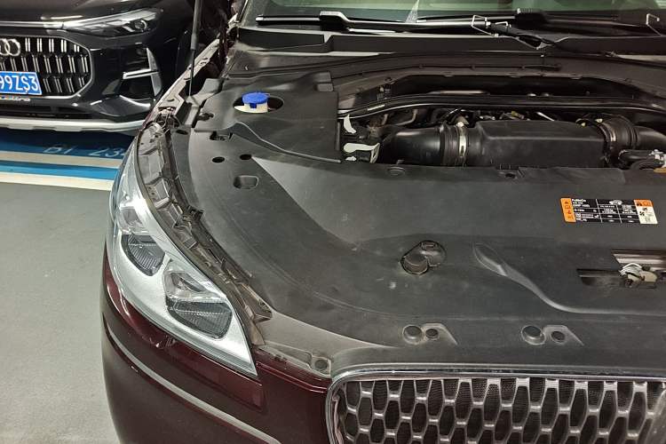 Used Lincoln Aviator 2020 3.0T V6 All-Wheel Drive Executive Version Engine Bay Right