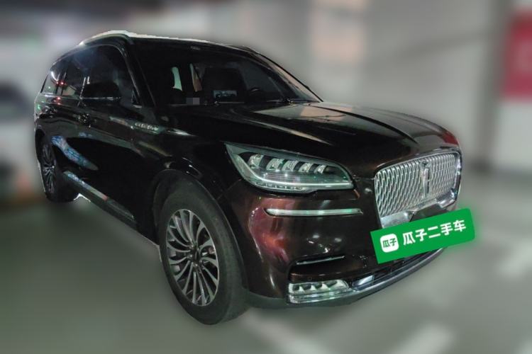 Used Lincoln Aviator 2020 3.0T V6 All-Wheel-Drive Luxury Edition Front Right 45 Deg