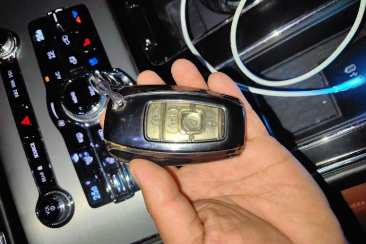 Used Lincoln Aviator 2020 3.0T V6 All-Wheel-Drive Luxury Edition Vehicle Key