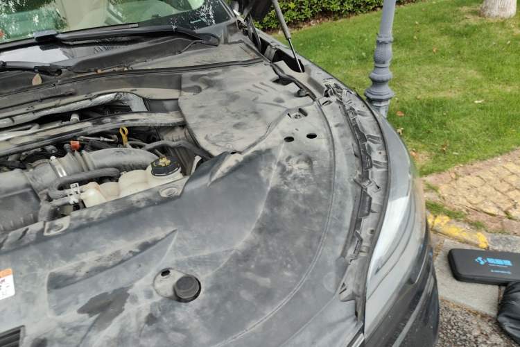 Used Lincoln Aviator 2020 3.0T V6 All-Wheel-Drive Premium Edition Engine Bay Left