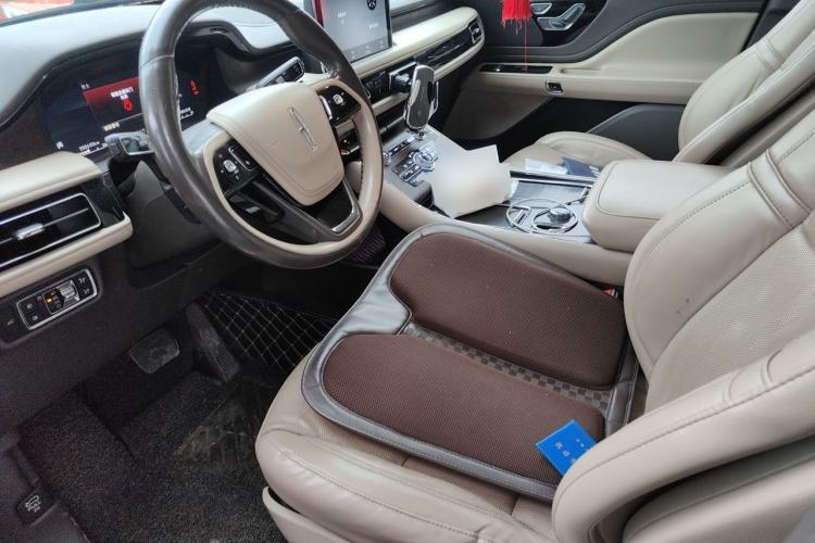 Used Lincoln Aviator 2020 3.0T V6 All-Wheel-Drive Premium Edition Left Front Seat