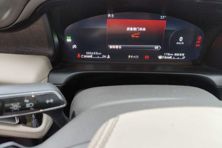 Used Lincoln Aviator 2020 3.0T V6 All-Wheel-Drive Premium Edition Odometer Close Up