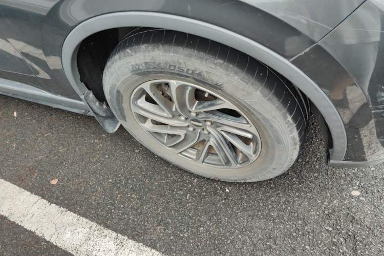 Used Lincoln Aviator 2020 3.0T V6 All-Wheel-Drive Premium Edition Right Front Wheel Hub