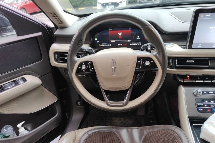 Used Lincoln Aviator 2020 3.0T V6 All-Wheel-Drive Premium Edition Steering Wheel