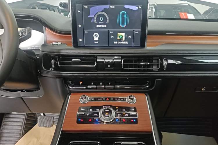 Used Lincoln Aviator 2020 3.0T V6 All-Wheel-Drive Premium Edition Audio And AC Panel