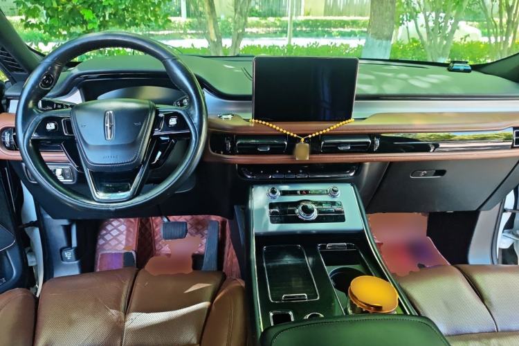Used Lincoln Aviator 2020 3.0T V6 All-Wheel-Drive Luxury Edition Center Console