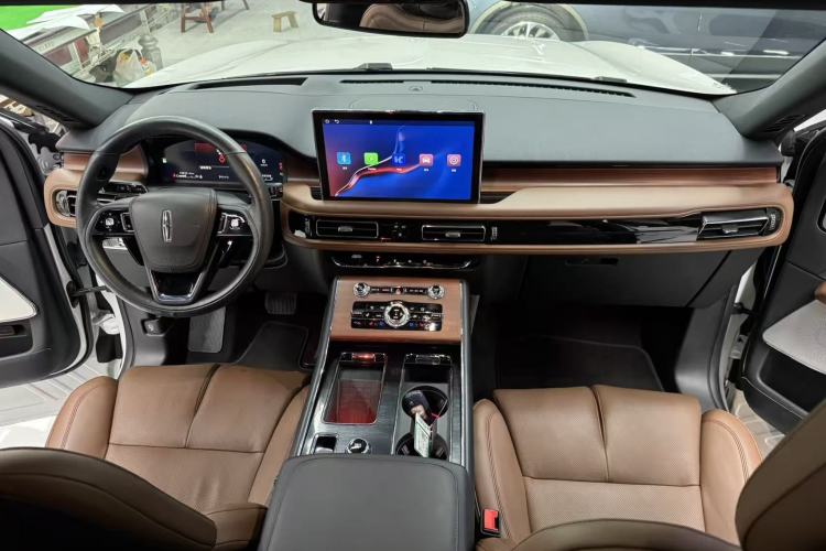 Used Lincoln Aviator 2020 3.0T V6 All-Wheel Drive Executive Version Center Console