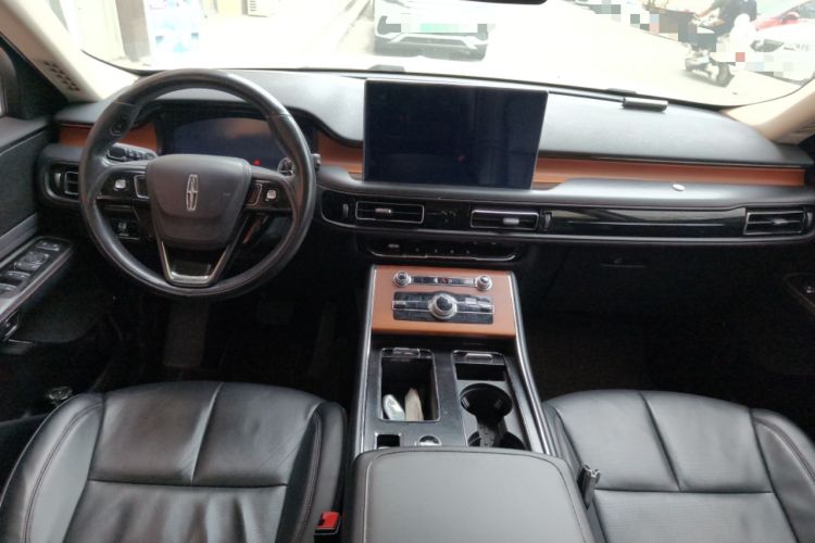 Used Lincoln Aviator 2020 3.0T V6 Four-Wheel Drive Premium Edition Center Console