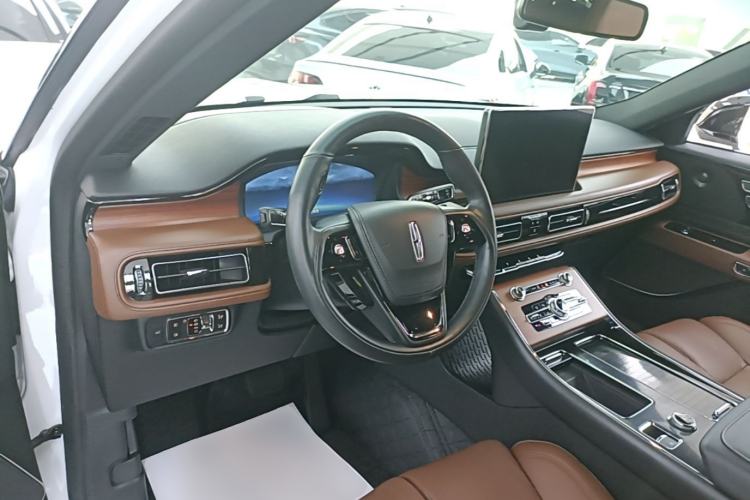 Used Lincoln Aviator 2020 3.0T V6 Four-Wheel Drive Zunya Edition Center Console