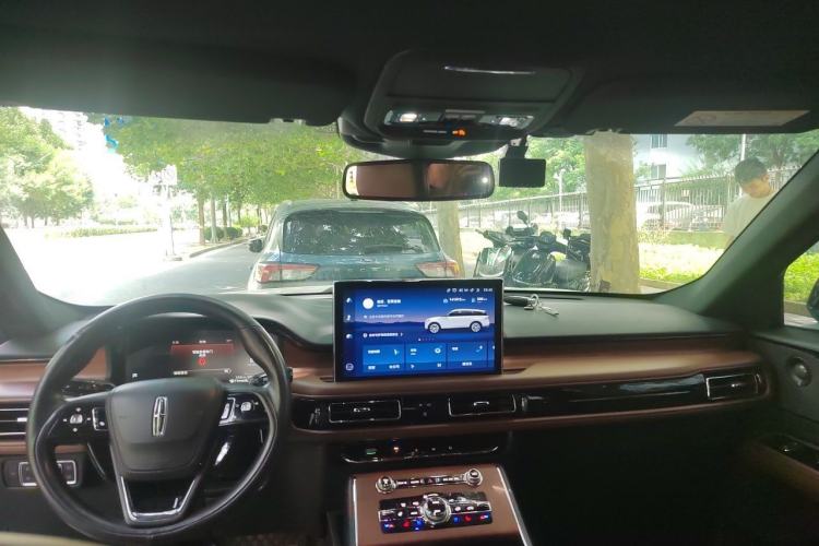 Used Lincoln Aviator 2020 3.0T V6 Four-Wheel Drive Zunya Edition Center Console