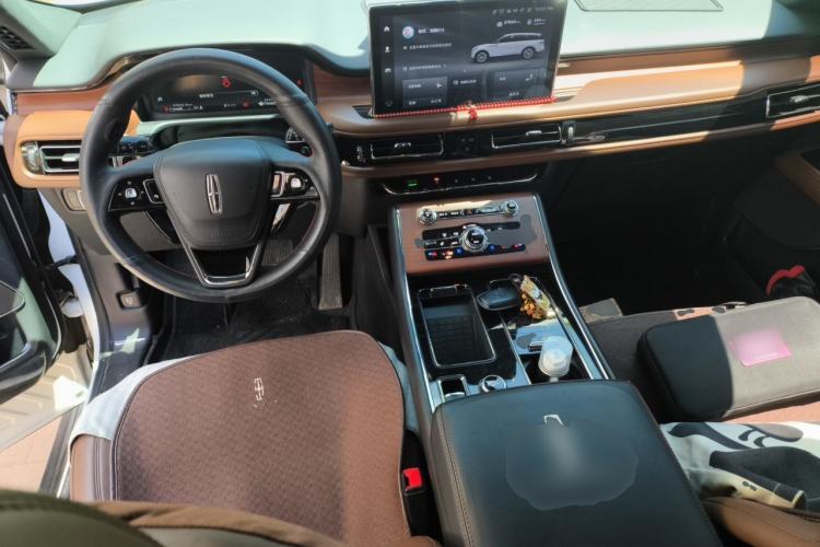 Used Lincoln Aviator 2020 3.0T V6 Four-Wheel Drive Zunya Edition Center Console