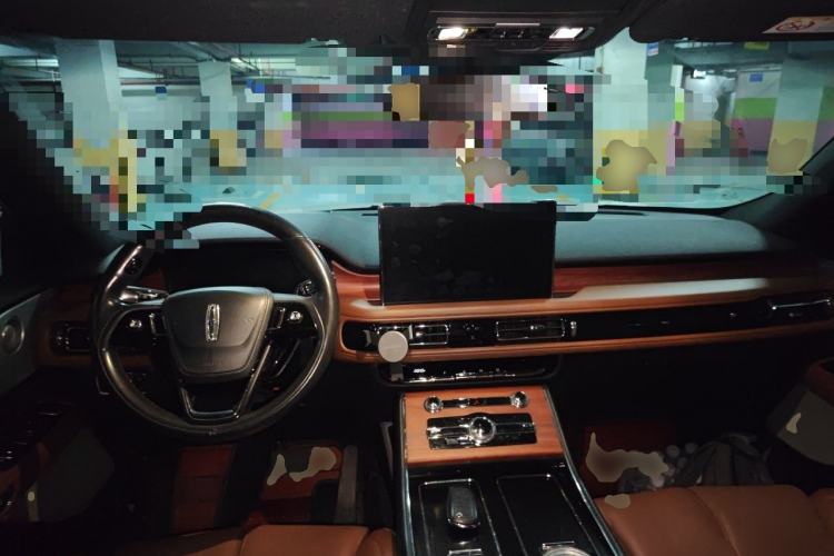 Used Lincoln Aviator 2020 3.0T V6 All-Wheel Drive Executive Version Center Console