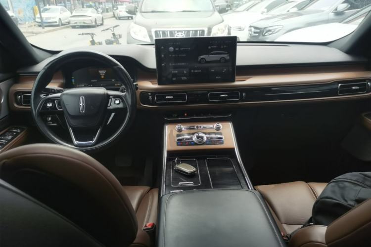Used Lincoln Aviator 2020 3.0T V6 All-Wheel Drive Executive Version Center Console