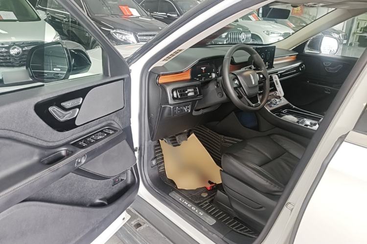 Used Lincoln Aviator 2020 3.0T V6 All-Wheel-Drive Premium Edition Driver Seat
