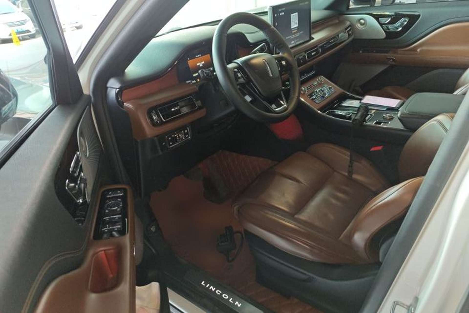Used Lincoln Aviator 2020 3.0T V6 All-Wheel Drive Executive Version Driver Seat