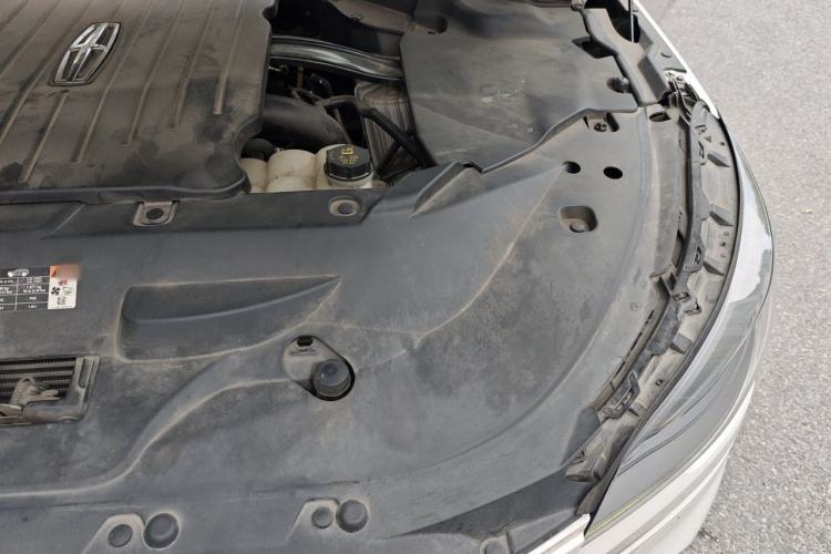 Used Lincoln Aviator 2020 3.0T V6 Four-Wheel Drive Premium Edition Engine Bay Left
