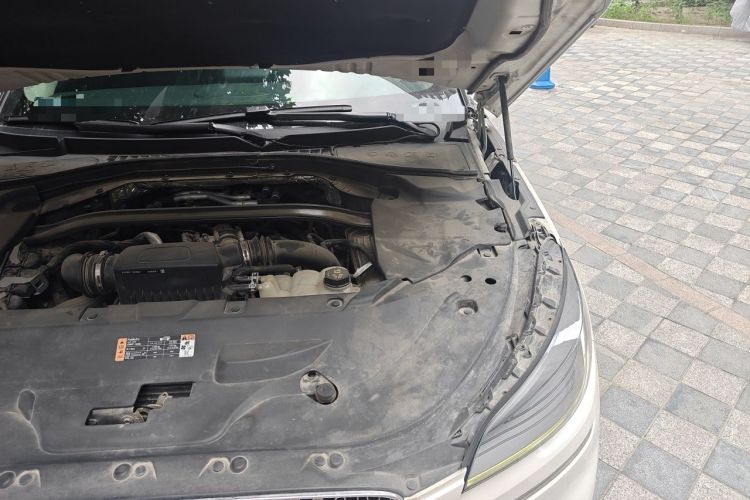 Used Lincoln Aviator 2020 3.0T V6 All-Wheel-Drive Premium Edition Engine Bay Left