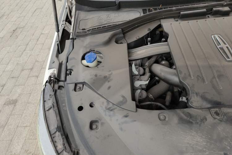 Used Lincoln Aviator 2020 3.0T V6 Four-Wheel Drive Premium Edition Engine Bay Right