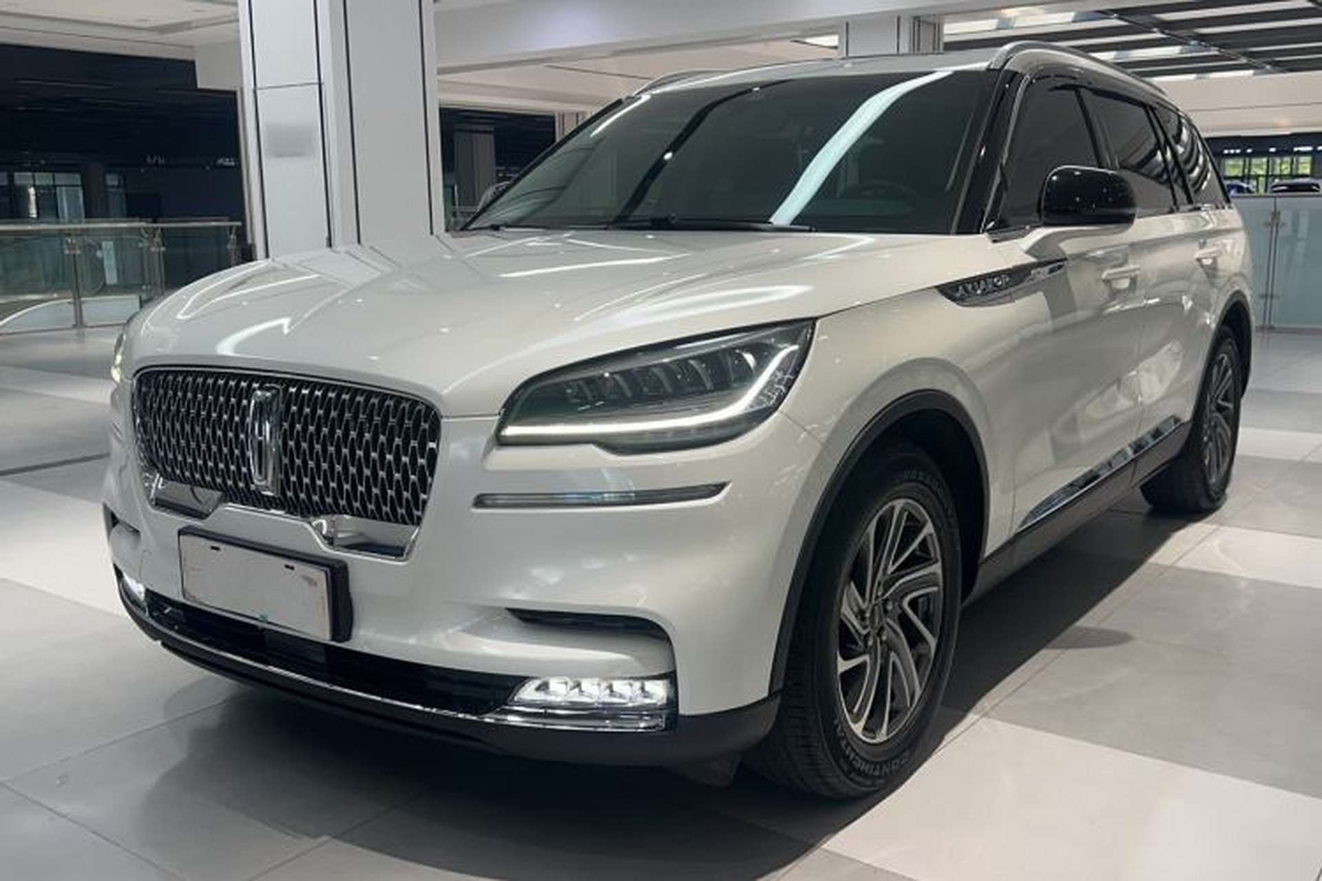 Used Lincoln Aviator 2020 3.0T V6 All-Wheel-Drive Premium Edition Exterior 1