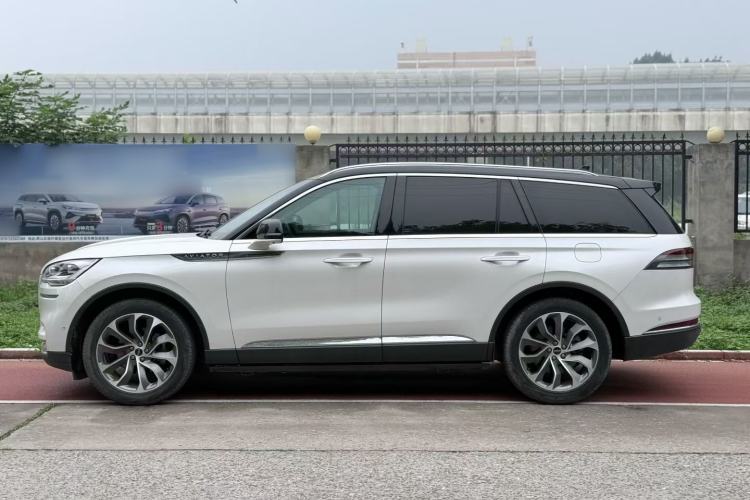 Used Lincoln Aviator 2020 3.0T V6 All-Wheel Drive Executive Version Exterior 4