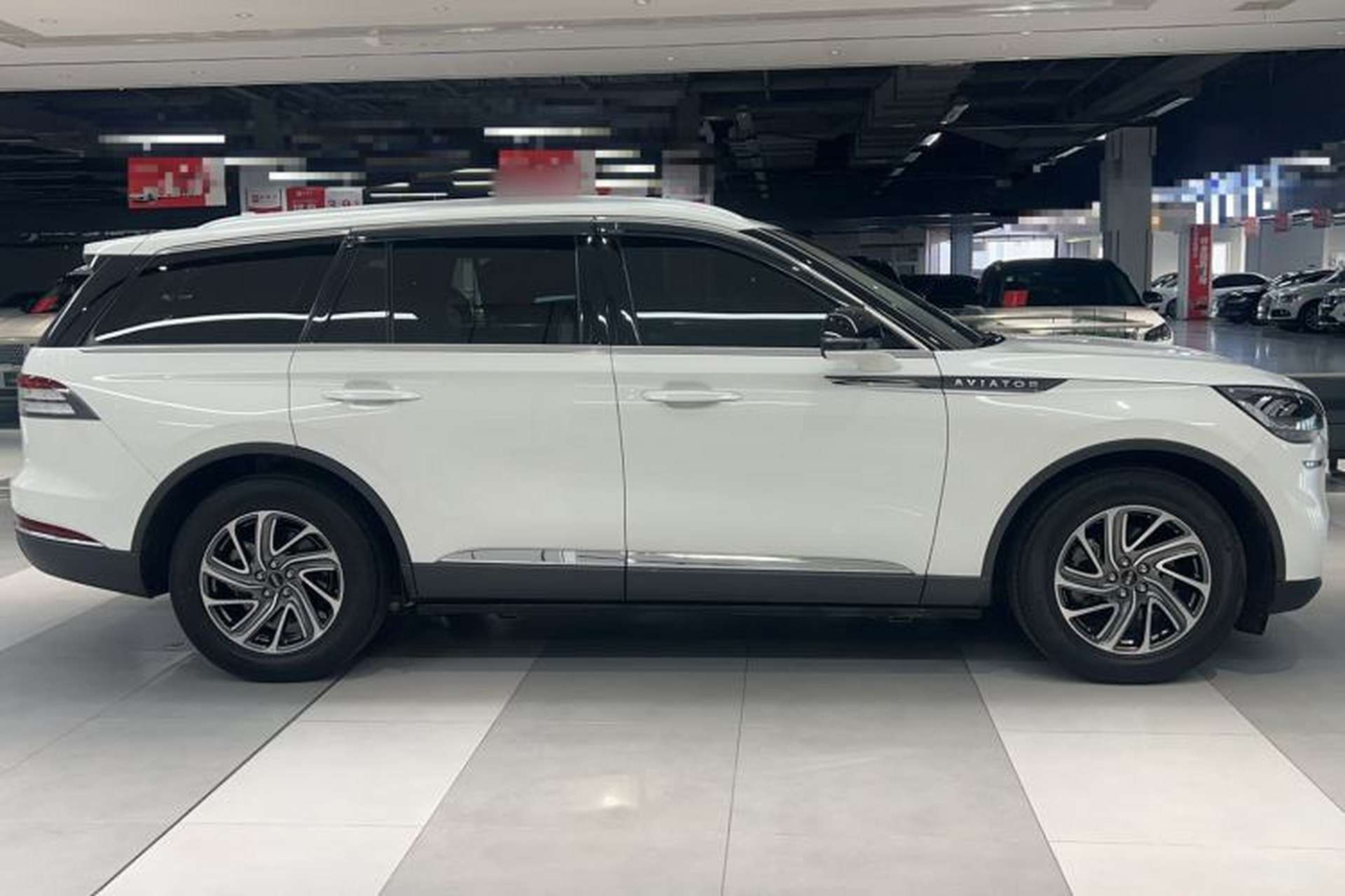 Used Lincoln Aviator 2020 3.0T V6 All-Wheel-Drive Premium Edition Exterior 4