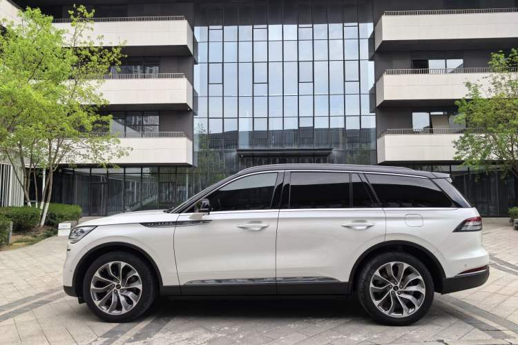 Used Lincoln Aviator 2020 3.0T V6 All-Wheel Drive Executive Version Exterior 4